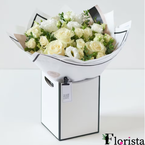 Beautiful simple bouquet of white flowers
