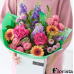 Luxuriöser, heller Blumenstrauß