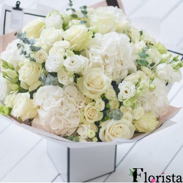 Гарний ефектний букет білих квітів