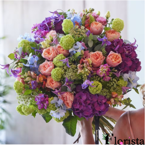 Pure luxury, a bright bouquet