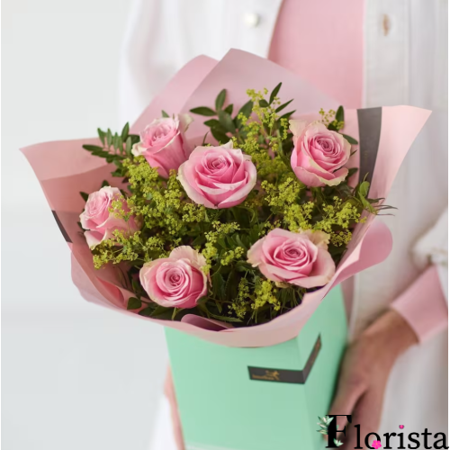 Geschenkbox mit rosa Rosen