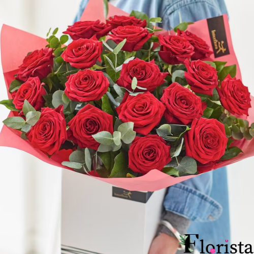 18 luxuriöse rote Rosen