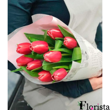 Букет 9 червоних тюльпанів