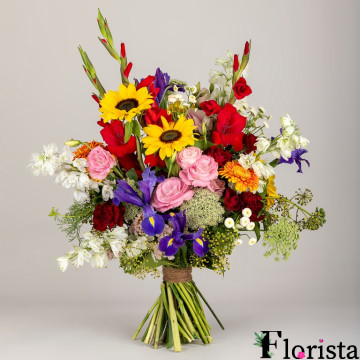 Збірний букет квітів