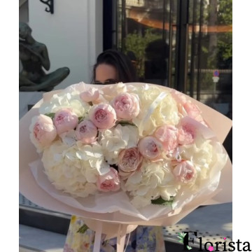 Букет квітів Біло-рожеве кохання