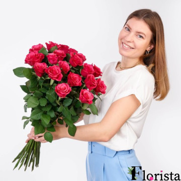 Букет 19 рожевих довгоствольних троянд