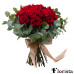 Süße rote Rosen und Eukalyptus