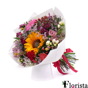 Збірний букет квітів