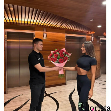 Белфаст, Великобританія - 12 червоних троянд