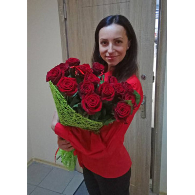 Оффенбах, Німеччина – 19 червоних троянд 50 см.