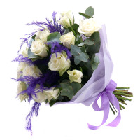 Білі троянди та кортадерія Білі троянди та кортадерія