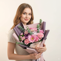 Букет змішаних квітів «Красивий у рожевому»