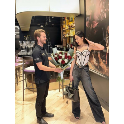 Торонто, Канада - Букет троянд «Романтичні роздуми»