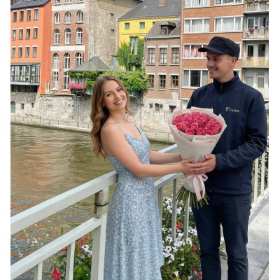 Namur, Belgium - Bouquet Of 25 Pink Roses (60cm-70cm)
