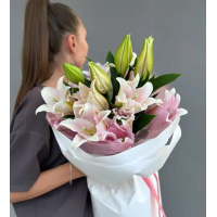 A bouquet of pink lilies