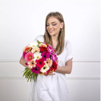 Букет різнокольорових гербер