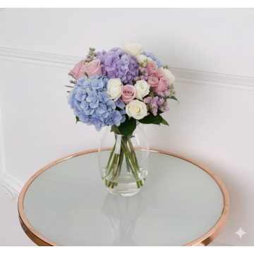 Букет гортензій і троянд