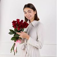 Букет із 9 червоних троянд (50см)