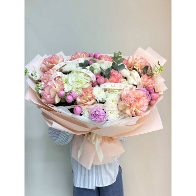 Актау, Казахстан - збірний букет квітів