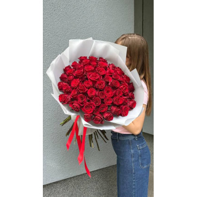 Берлін, Німеччина - 55 червоних троянд