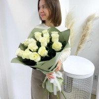 Штольберг, Німеччина – 15 білих троянд 60 см.