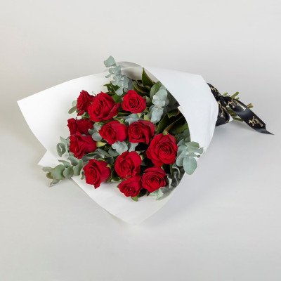 Bouquet of flowers 11 red roses