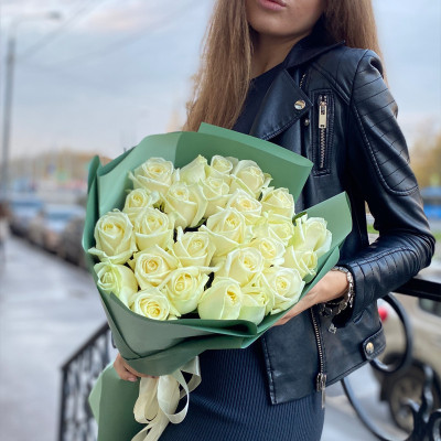 Malaga, Spain - Bouquet of 25 white roses