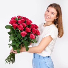 Букет 19 рожевих довгоствольних троянд Букет 19 рожевих довгоствольних троянд
