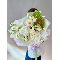 Tallinn, Estland - Zusammengestellter Blumenstrauß