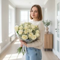 Білі троянди з гіпсофілою - троянди преміум класу