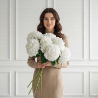 Букет із 8 білих гортензій