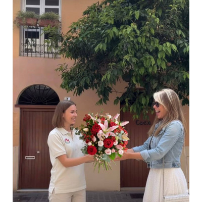 Valencia, Spanien – Zusammengestellter Blumenstrauß, zweite Hälfte