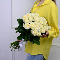 Букет із 21 білої троянди (60см-70см)