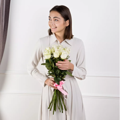 Bouquet of 11 white roses