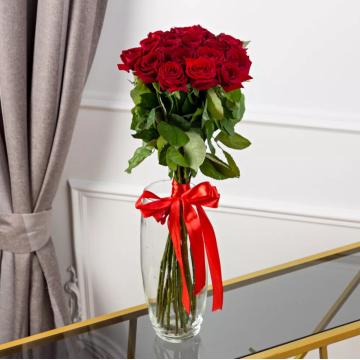 Букет із 19 червоних троянд (60см-70см)