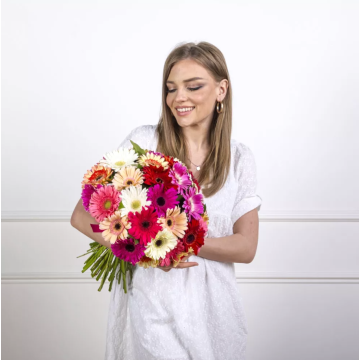 Букет різнокольорових гербер