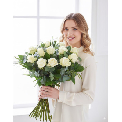Букет із 12 білих троянд