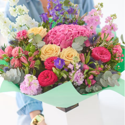 Luxurious bright bouquet