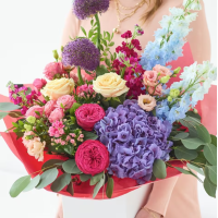 Великий яскравий букет