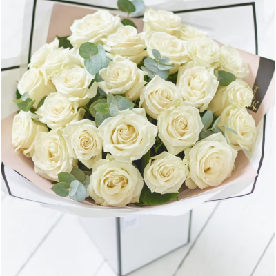 Beautiful luxurious bouquet of white roses