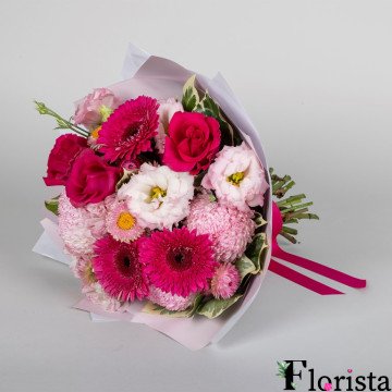 Assembled bouquet of flowers