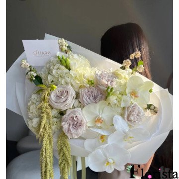 A bouquet of Paradise flowers