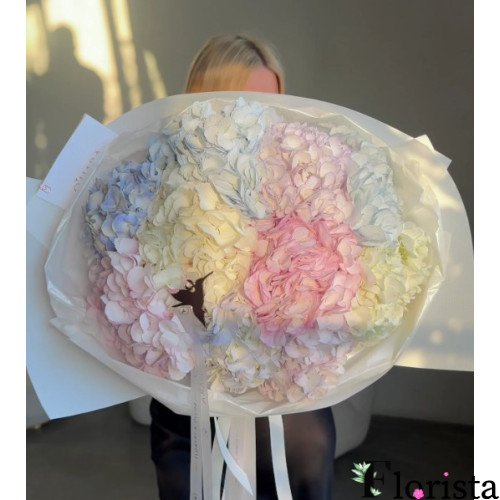 Bouquet of flowers Symphony of clouds