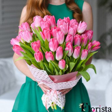 51 рожевих тюльпанів