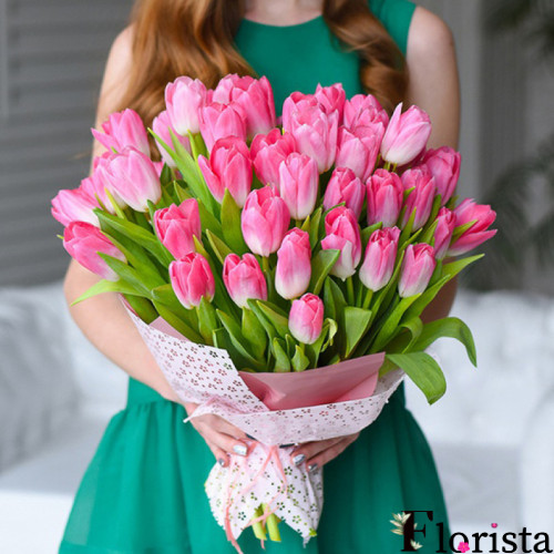 51 рожевих тюльпанів