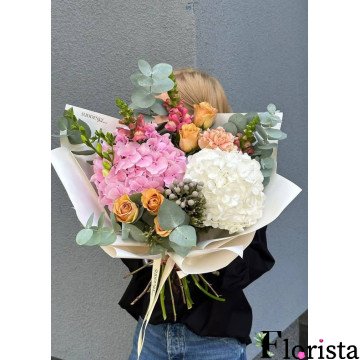 Берлін, Німеччина - Збірний букет квітів