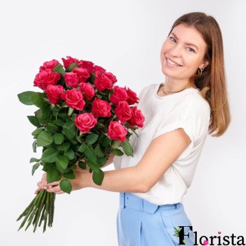 Букет 19 рожевих довгоствольних троянд