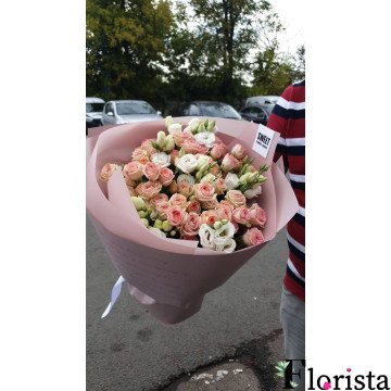 Bukarest, Rumänien - Gemischter Blumenstrauß