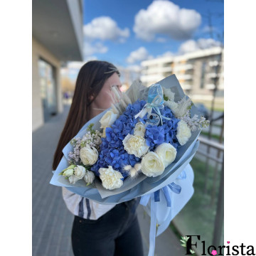 Варшава, Польща - Збірний букет квітів