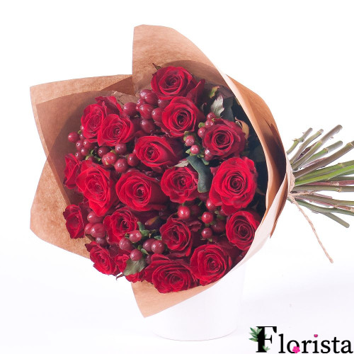 Sweet red roses and hypericum